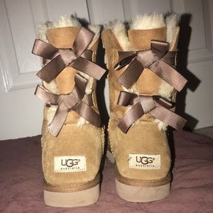 UGG Bailey bow chestnut